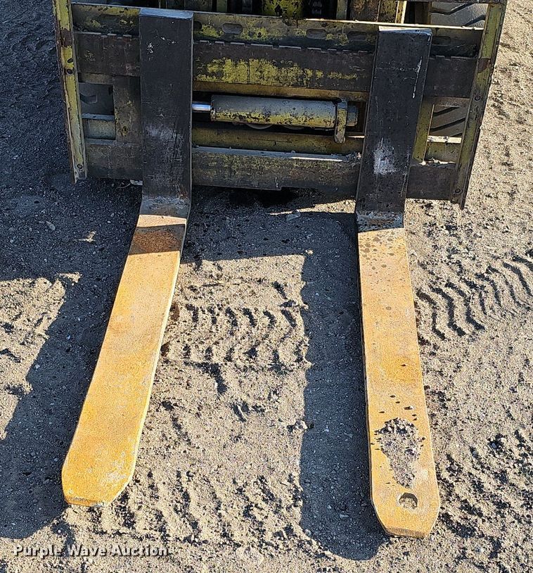 image for item DK0682 Clark C300-Y50 forklift