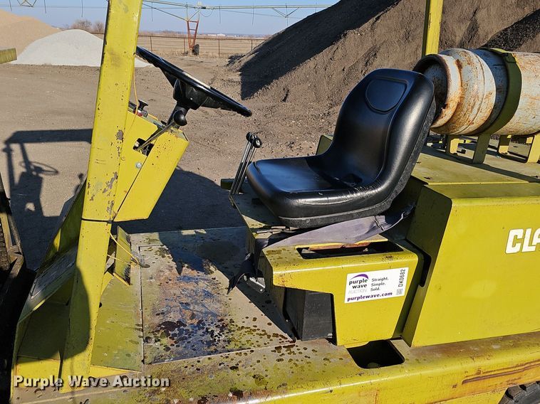 image for item DK0682 Clark C300-Y50 forklift