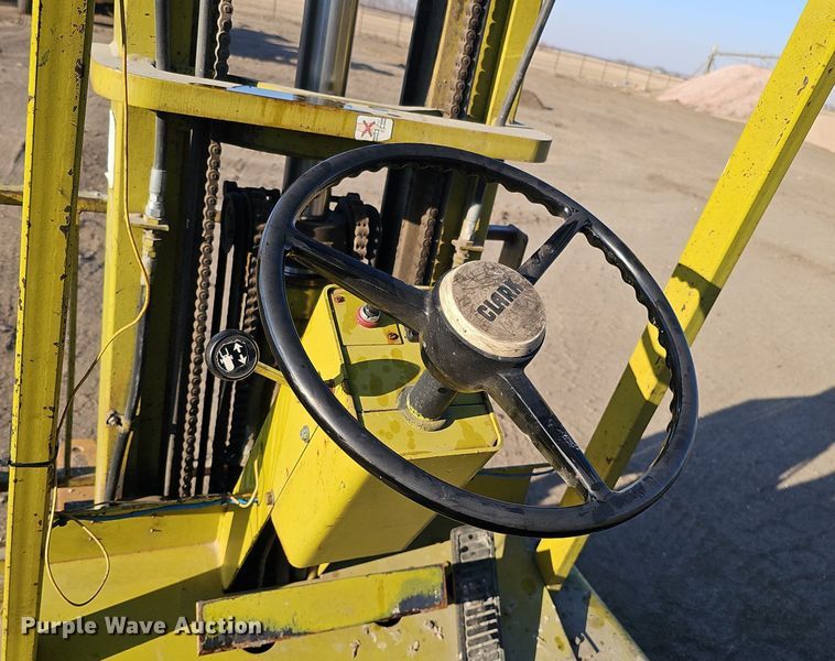 image for item DK0682 Clark C300-Y50 forklift