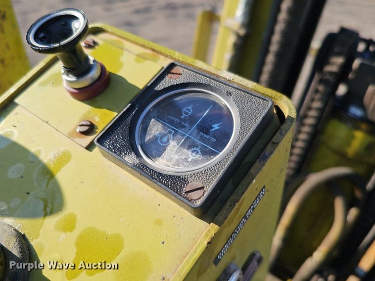 image for item DK0682 Clark C300-Y50 forklift