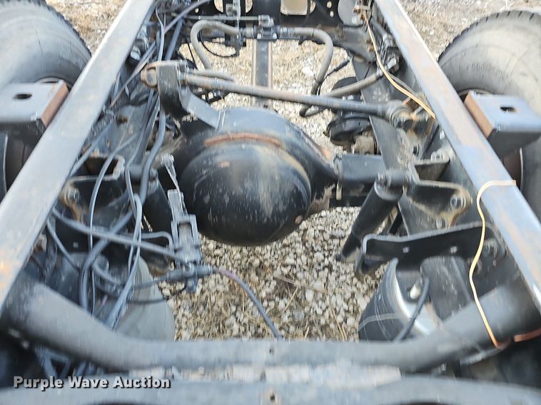 image for item DK0684 2003 International 4300 truck cab and chassis