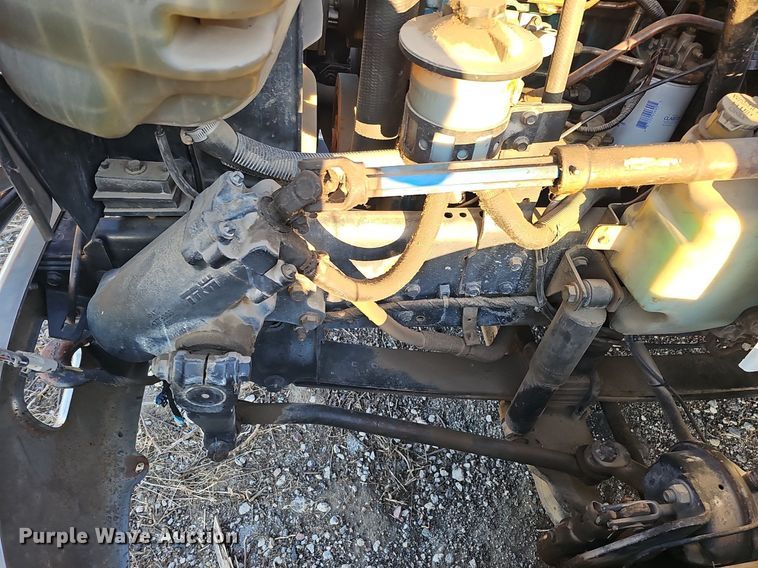 image for item DK0684 2003 International 4300 truck cab and chassis