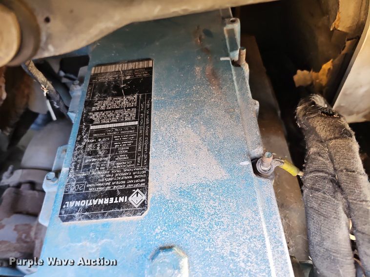 image for item DK0684 2003 International 4300 truck cab and chassis