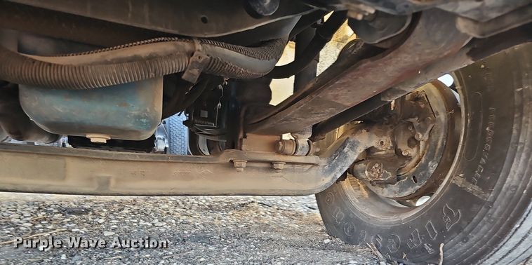 image for item DK0684 2003 International 4300 truck cab and chassis