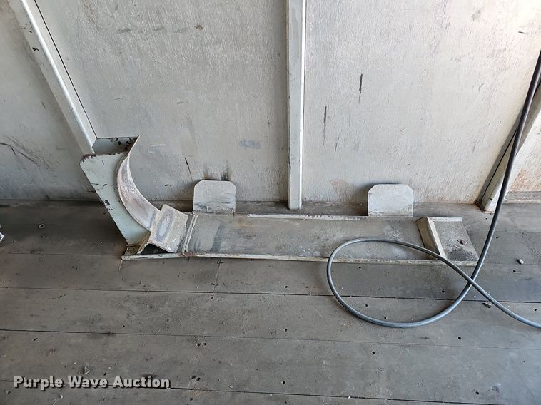 image for item DK0687 1997 Cargotec Inc. 17500TB weight and measures inspection system