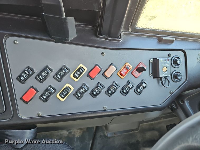 image for item DK0708 2010 Freightliner Thomas Built school bus