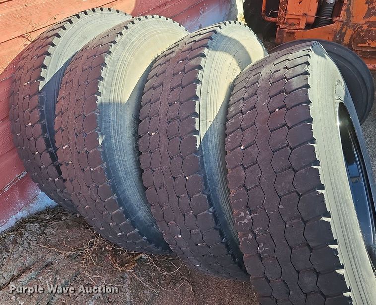 image for item DK0708 2010 Freightliner Thomas Built school bus