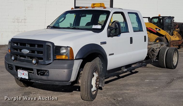 image for item DK4184 2007 Ford F550 Super Duty XL Crew Cab truck cab and chassis