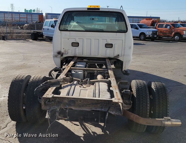 image for item DK4184 2007 Ford F550 Super Duty XL Crew Cab truck cab and chassis