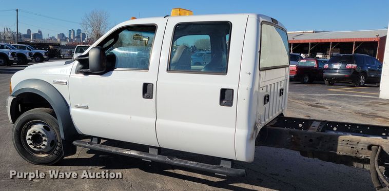 image for item DK4184 2007 Ford F550 Super Duty XL Crew Cab truck cab and chassis