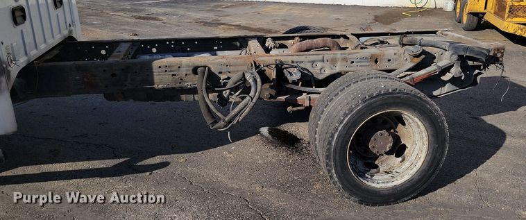 image for item DK4184 2007 Ford F550 Super Duty XL Crew Cab truck cab and chassis