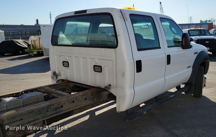 image for item DK4184 2007 Ford F550 Super Duty XL Crew Cab truck cab and chassis