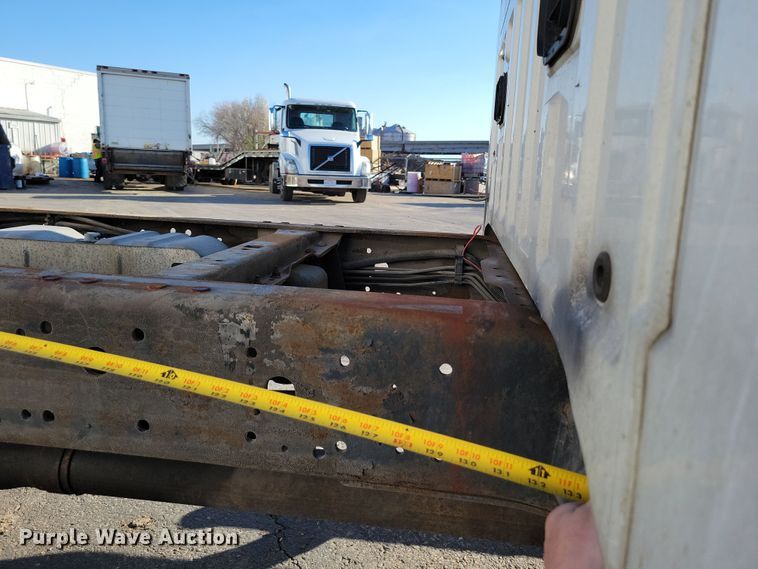 image for item DK4184 2007 Ford F550 Super Duty XL Crew Cab truck cab and chassis