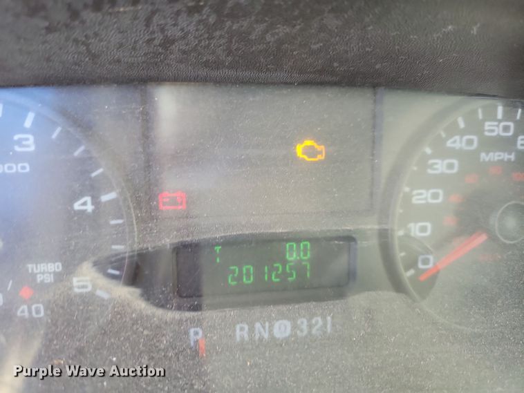 image for item DK4184 2007 Ford F550 Super Duty XL Crew Cab truck cab and chassis