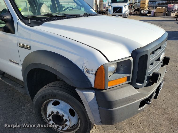 image for item DK4184 2007 Ford F550 Super Duty XL Crew Cab truck cab and chassis