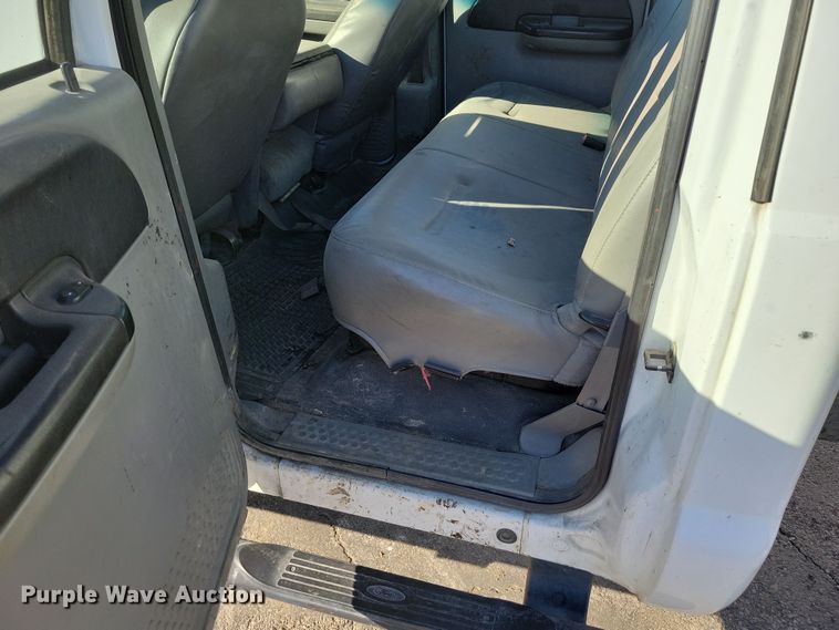 image for item DK4184 2007 Ford F550 Super Duty XL Crew Cab truck cab and chassis