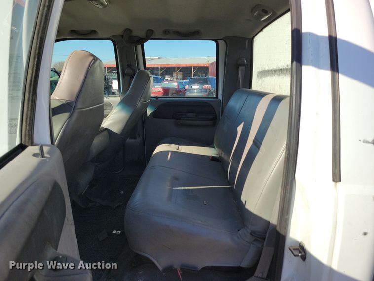 image for item DK4184 2007 Ford F550 Super Duty XL Crew Cab truck cab and chassis