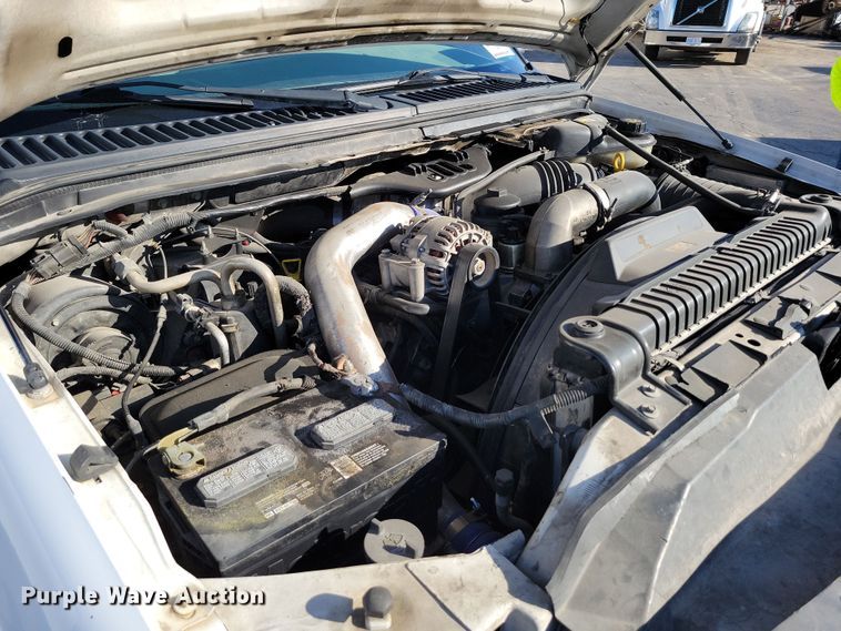 image for item DK4184 2007 Ford F550 Super Duty XL Crew Cab truck cab and chassis