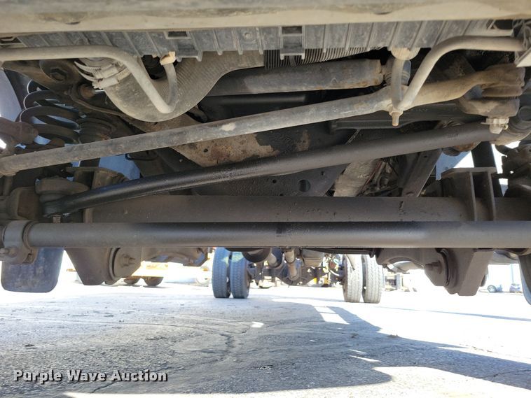 image for item DK4184 2007 Ford F550 Super Duty XL Crew Cab truck cab and chassis