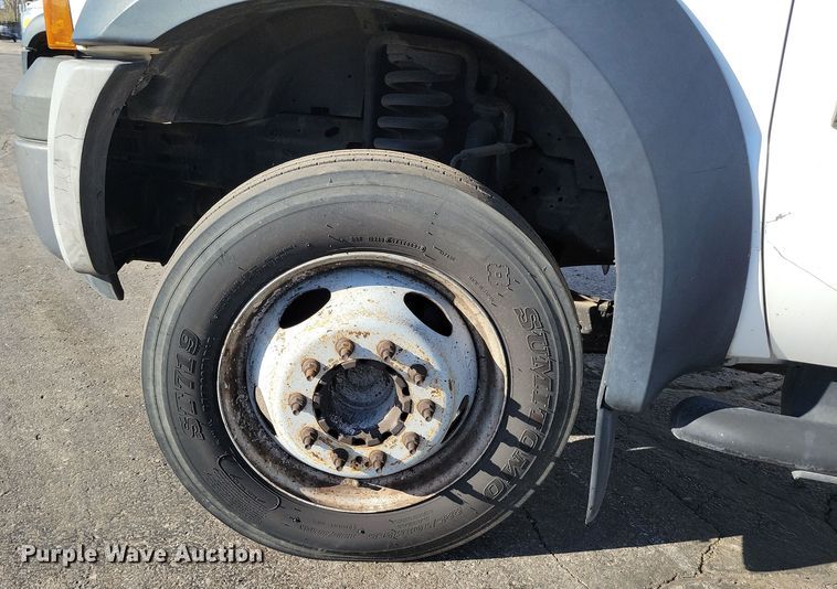 image for item DK4184 2007 Ford F550 Super Duty XL Crew Cab truck cab and chassis