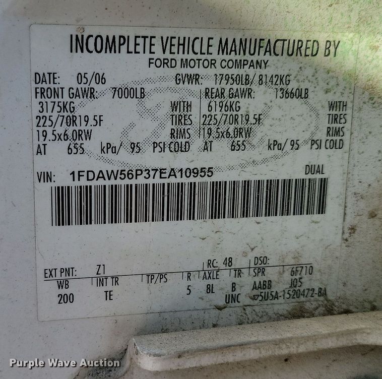 image for item DK4184 2007 Ford F550 Super Duty XL Crew Cab truck cab and chassis