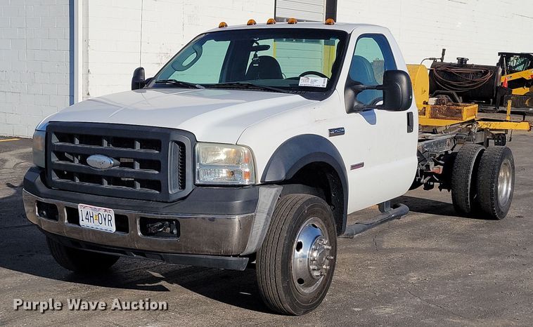 image for item DK4185 2006 Ford F450 Super Duty XL truck cab and chassis