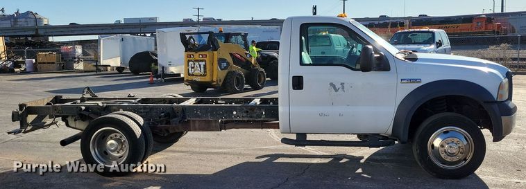 image for item DK4185 2006 Ford F450 Super Duty XL truck cab and chassis