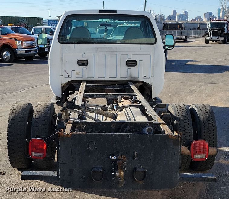 image for item DK4185 2006 Ford F450 Super Duty XL truck cab and chassis