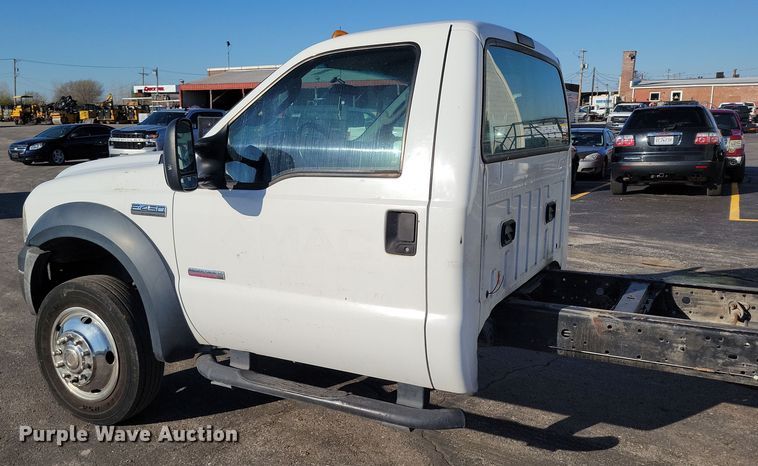image for item DK4185 2006 Ford F450 Super Duty XL truck cab and chassis