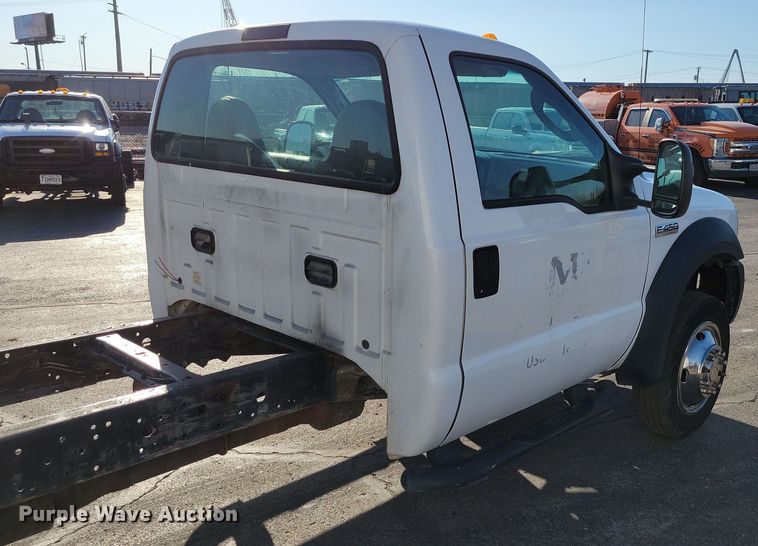 image for item DK4185 2006 Ford F450 Super Duty XL truck cab and chassis