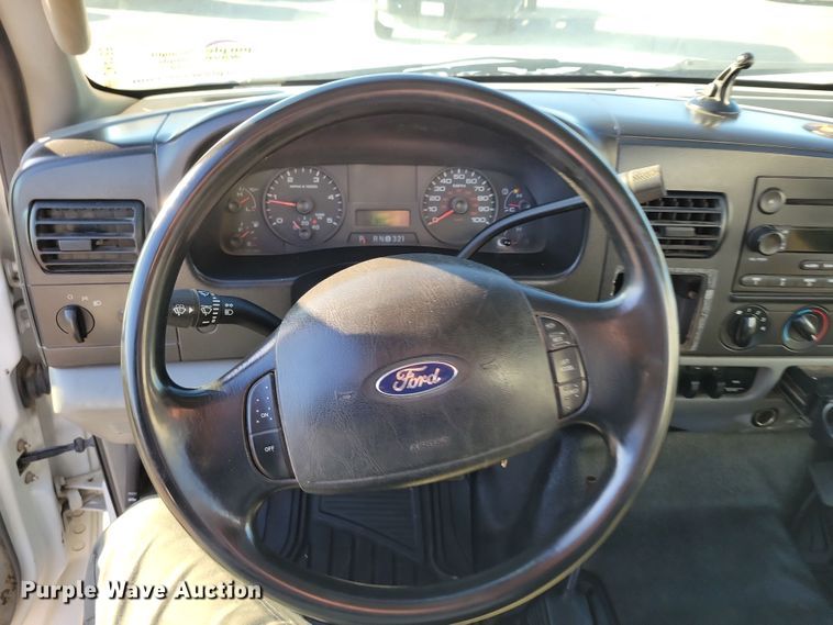 image for item DK4185 2006 Ford F450 Super Duty XL truck cab and chassis