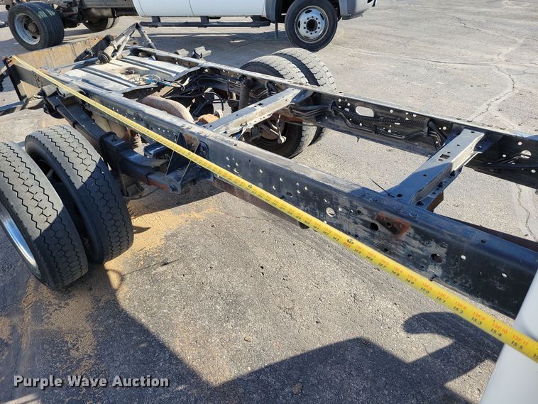 image for item DK4185 2006 Ford F450 Super Duty XL truck cab and chassis