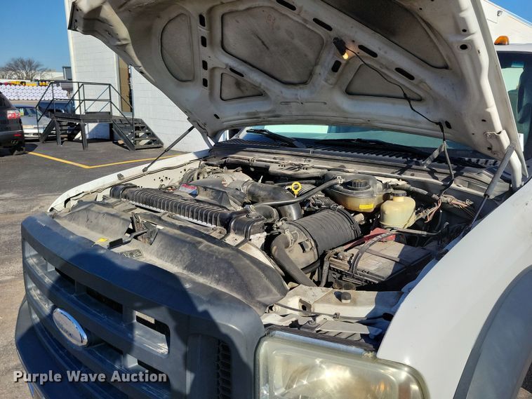 image for item DK4185 2006 Ford F450 Super Duty XL truck cab and chassis