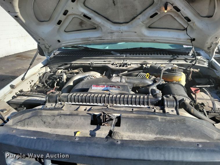 image for item DK4185 2006 Ford F450 Super Duty XL truck cab and chassis