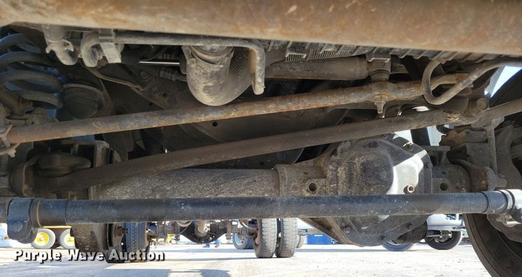 image for item DK4185 2006 Ford F450 Super Duty XL truck cab and chassis