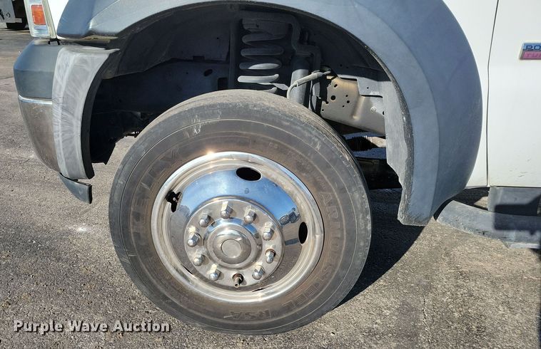 image for item DK4185 2006 Ford F450 Super Duty XL truck cab and chassis