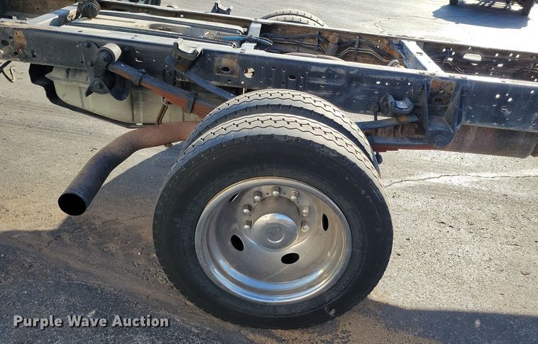 image for item DK4185 2006 Ford F450 Super Duty XL truck cab and chassis