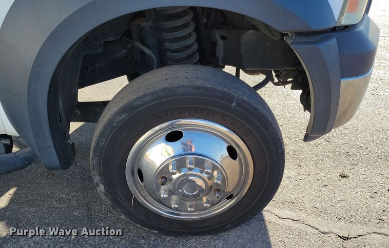 image for item DK4185 2006 Ford F450 Super Duty XL truck cab and chassis