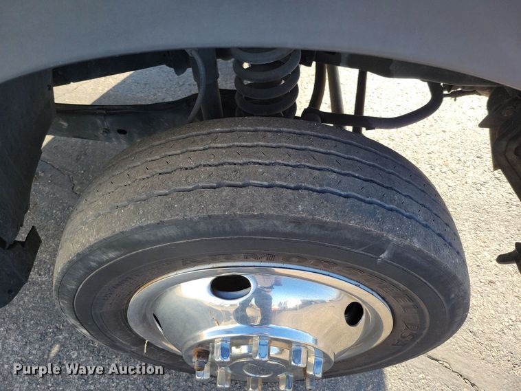 image for item DK4185 2006 Ford F450 Super Duty XL truck cab and chassis