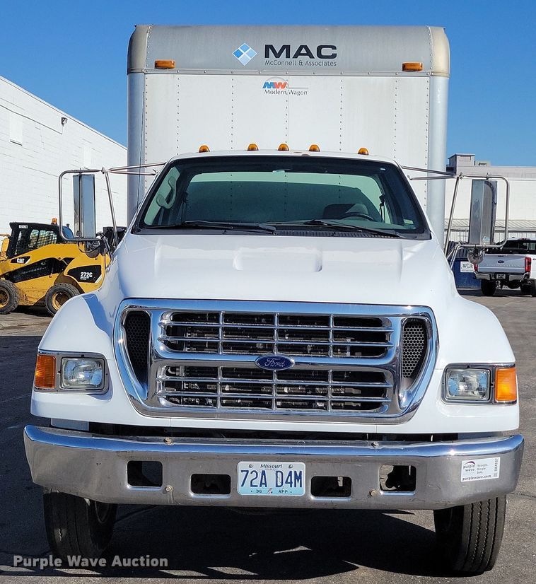 image for item DK4187 2000 Ford F650 Super Duty XLT box truck