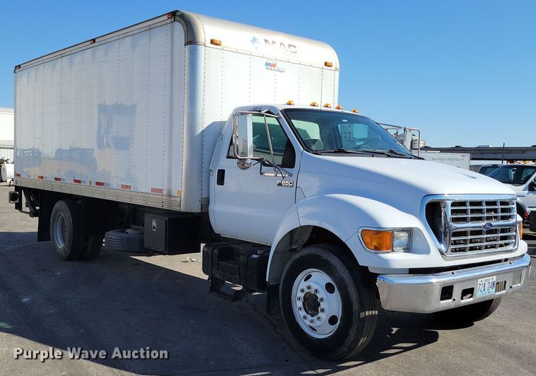 image for item DK4187 2000 Ford F650 Super Duty XLT box truck