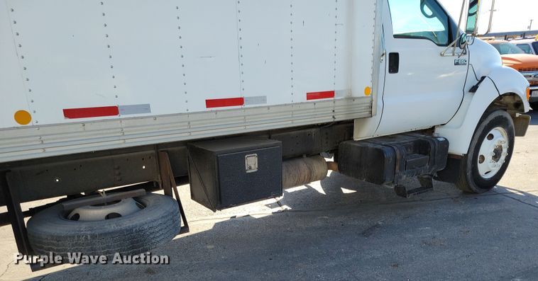 image for item DK4187 2000 Ford F650 Super Duty XLT box truck