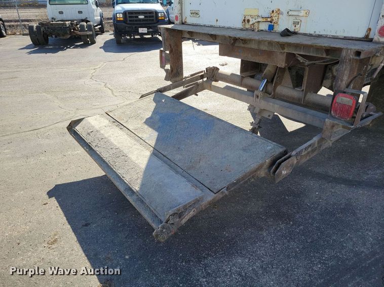 image for item DK4187 2000 Ford F650 Super Duty XLT box truck