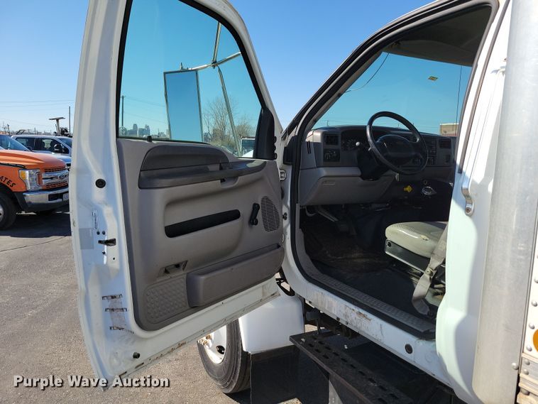 image for item DK4187 2000 Ford F650 Super Duty XLT box truck