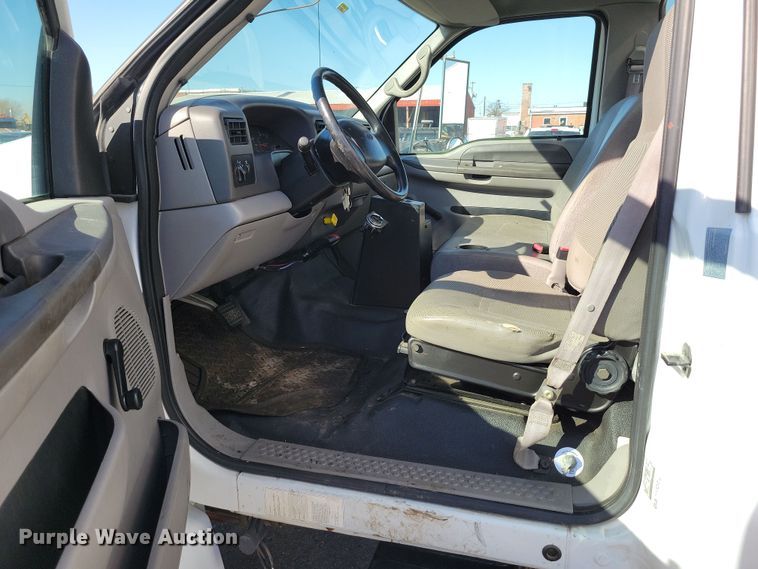 image for item DK4187 2000 Ford F650 Super Duty XLT box truck