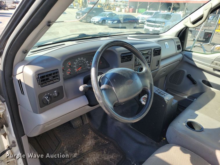 image for item DK4187 2000 Ford F650 Super Duty XLT box truck