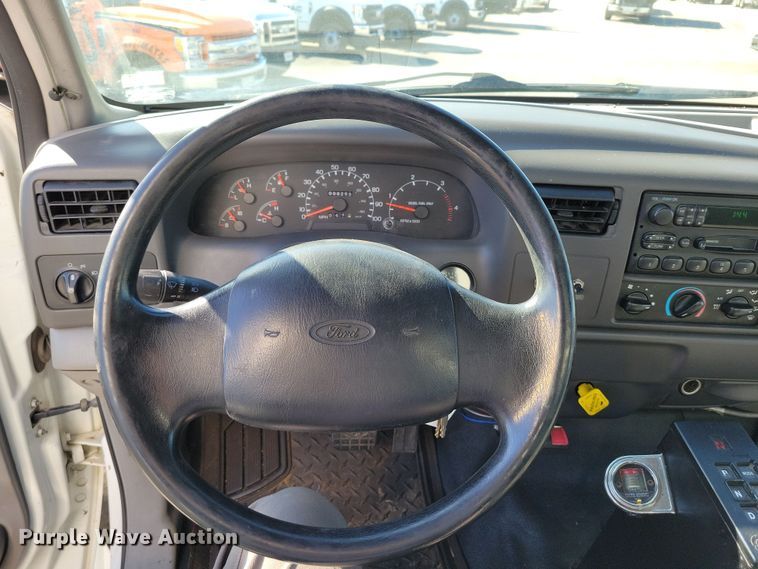 image for item DK4187 2000 Ford F650 Super Duty XLT box truck