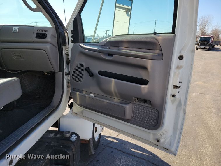 image for item DK4187 2000 Ford F650 Super Duty XLT box truck