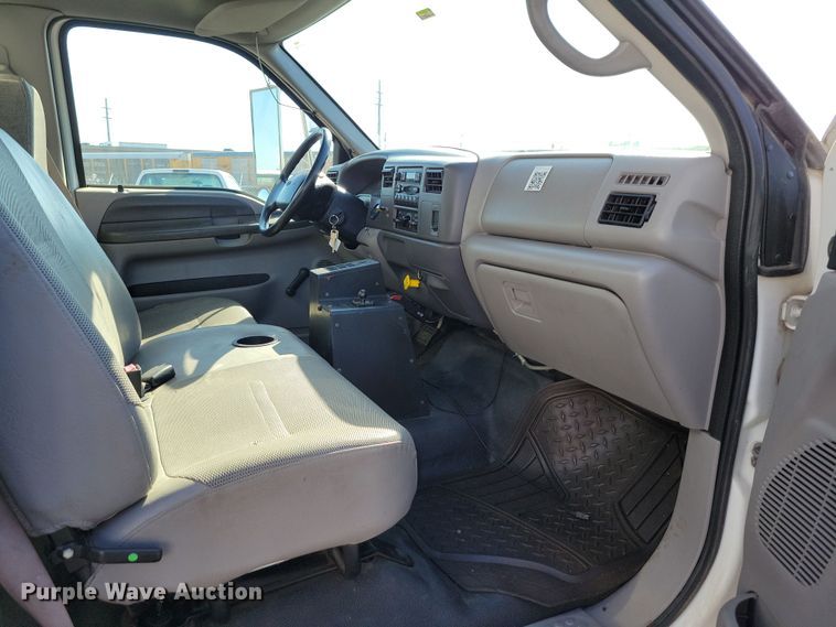 image for item DK4187 2000 Ford F650 Super Duty XLT box truck