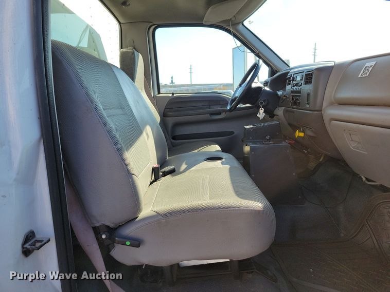 image for item DK4187 2000 Ford F650 Super Duty XLT box truck